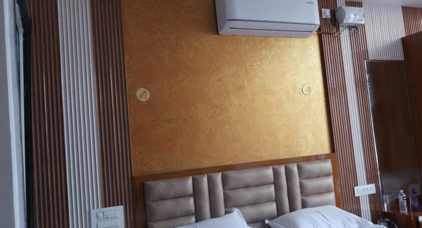 ROOM NO 213